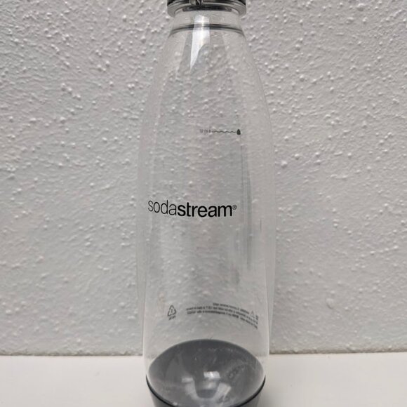 SodaStream Spirit One Touch Soda Maker w/ Bottle, empty Co2 cylinder and Cord - Picture 4 of 9